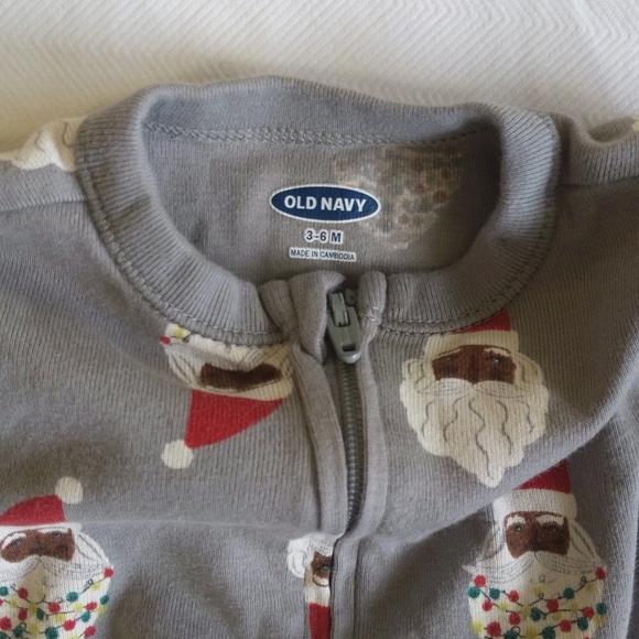 old navy christmas santa 2-way zipper footie sleeper pajamas with mitts 6 months - Picture 4 of 7